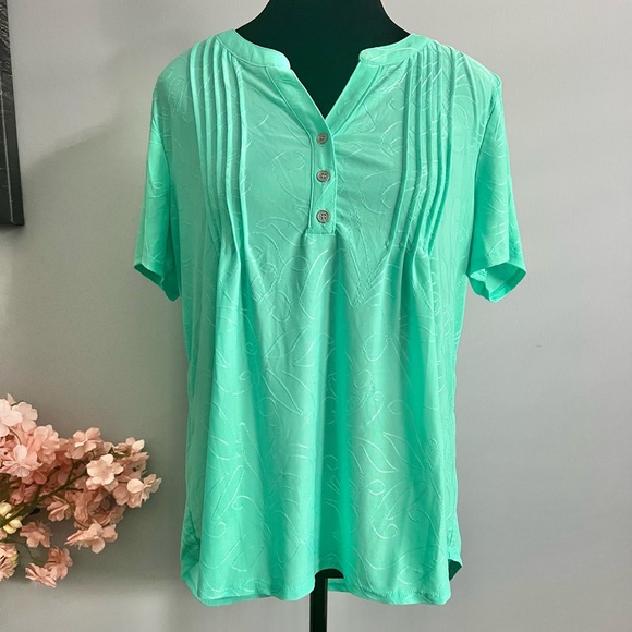 NY Collection Women’s Petite Green Pintuck Short Sleeve Top Size Large - Picture 1 of 9